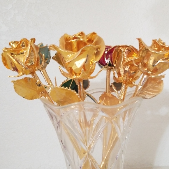 Gold dipped Steven Singer rose - Picture 1 of 3